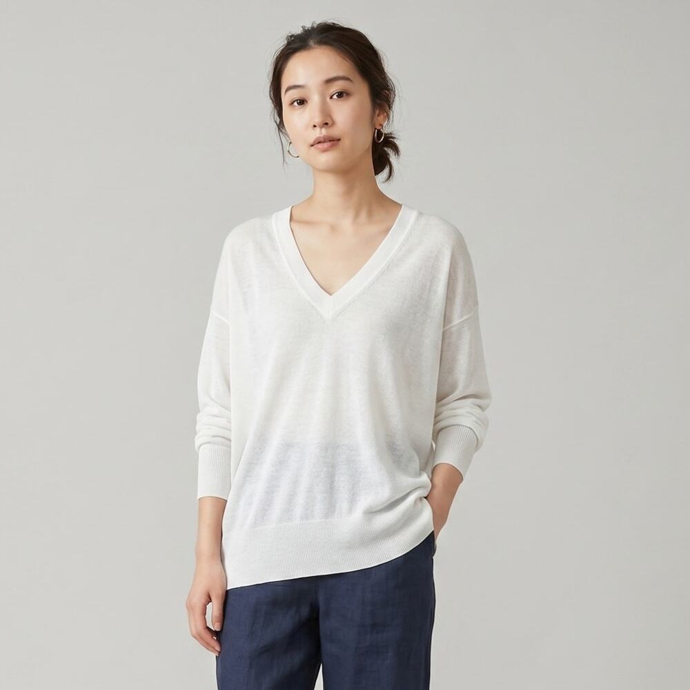 C.T. Plage V-neck Lightweight Pullover Sweater top White sz 40